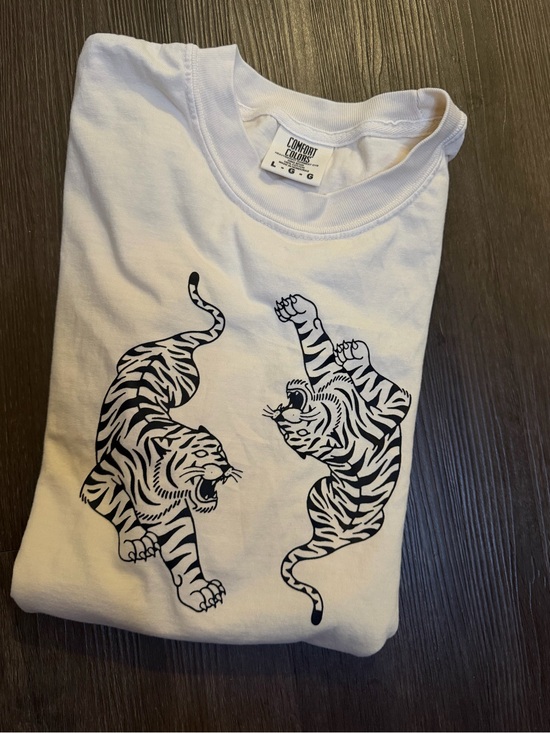 Comfort Colors Tops - Comfort Colors White Short Sleeve Tee with Black Tiger Graphic